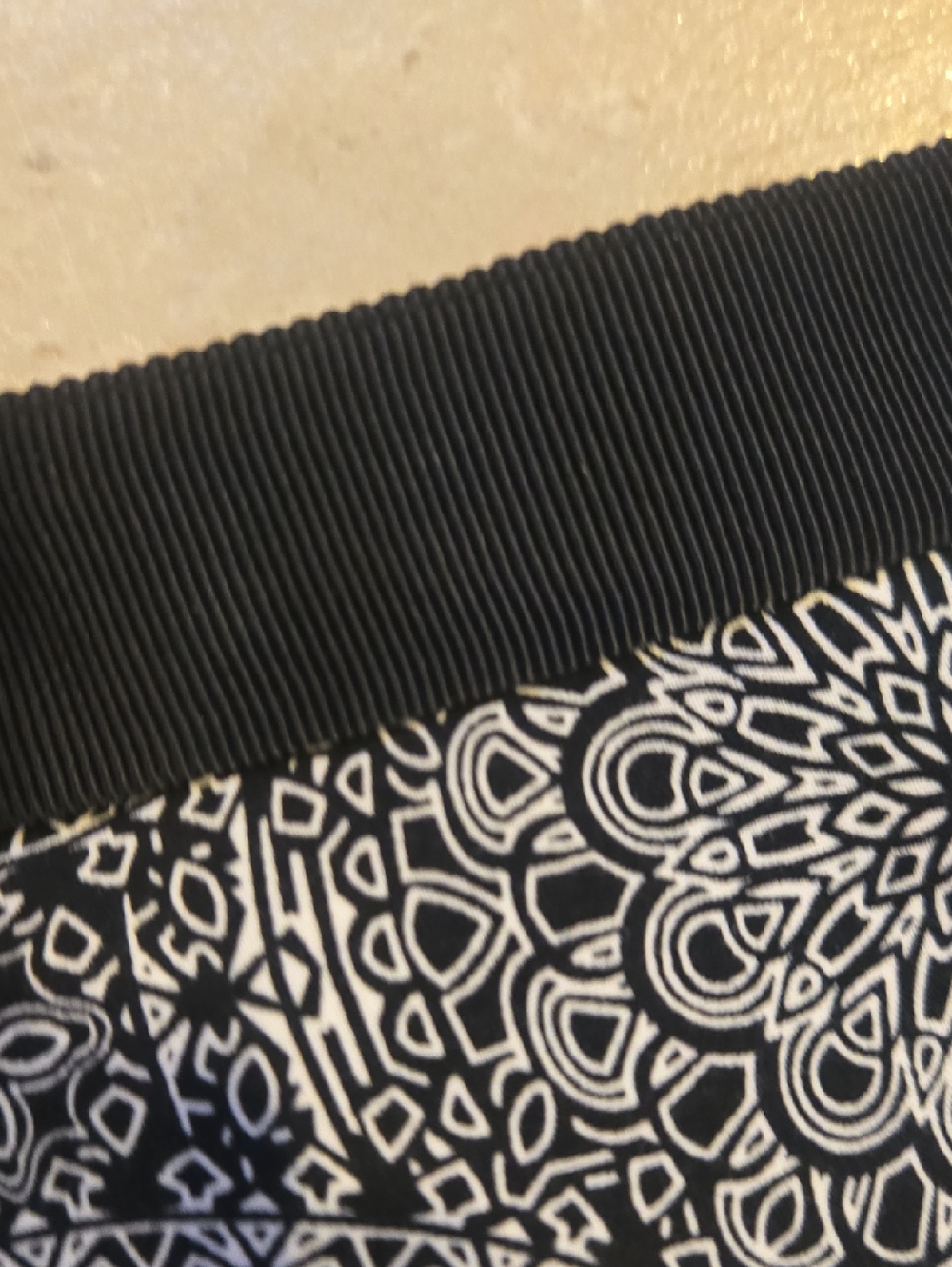 The Limited Stylish Mosaic Print Pencil Skirt - Picture 4 of 9